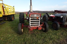 International 460 Utility tractor