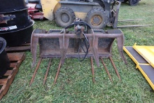 Quick attach grapple manure fork