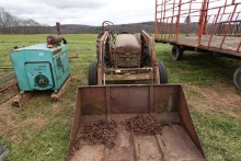 Fergusen TO SERIES tractor with loader