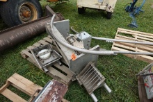 Pig feeder