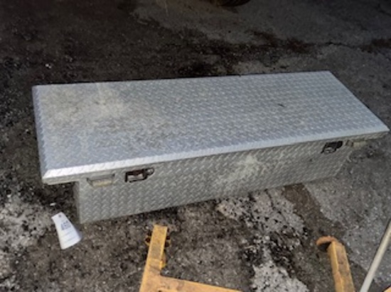 Diamond plate truck toolbox