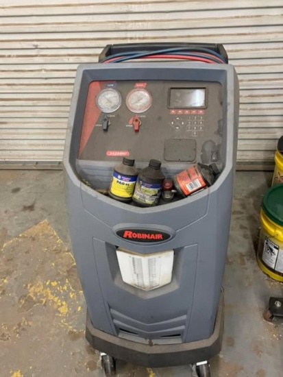 AC service machine