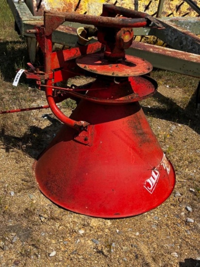 Fertilizer spreader