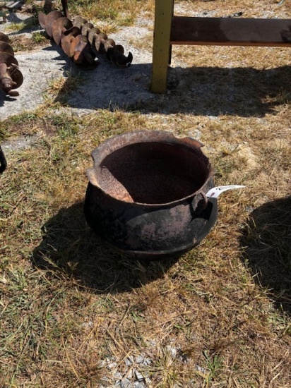 Cast pot