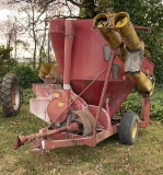 New Holland 353 Grinder Mixer