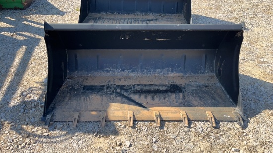 Euro 73" bucket w/Teeth