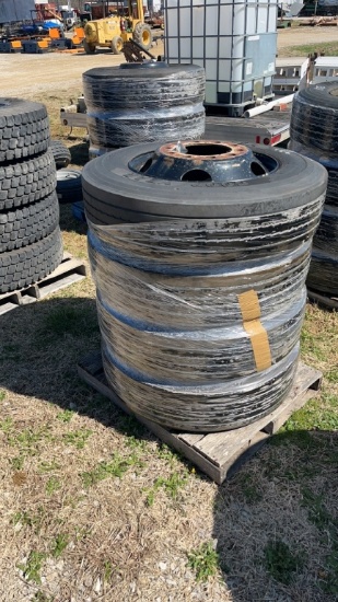 4 265/75R22.5 Tires and Rims
