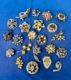 Group (22) Vintage Amber Rootbeer Rhinestone Brooches