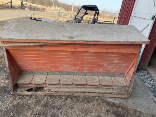 Smidley 16 hold hog feeder
