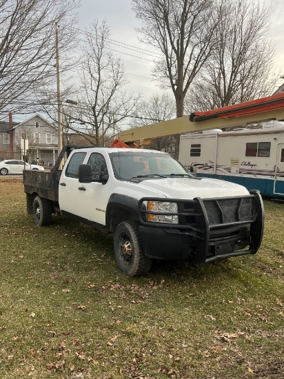 2012 heavy duty  2500 Chevy Truck  4 x4 gas 6.0  automatic  201,000miles  5