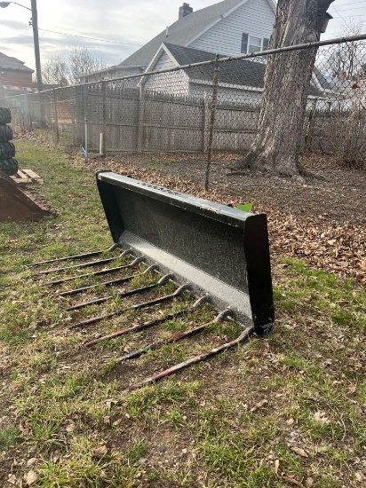 NEW  66 " fork tines bucket