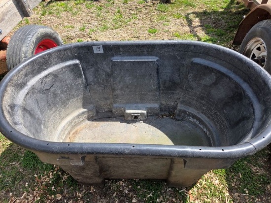 Rubbermaid Poly Tub
