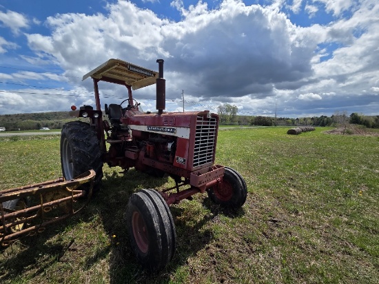 International 856