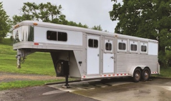 2004 Elite Horse Trailer