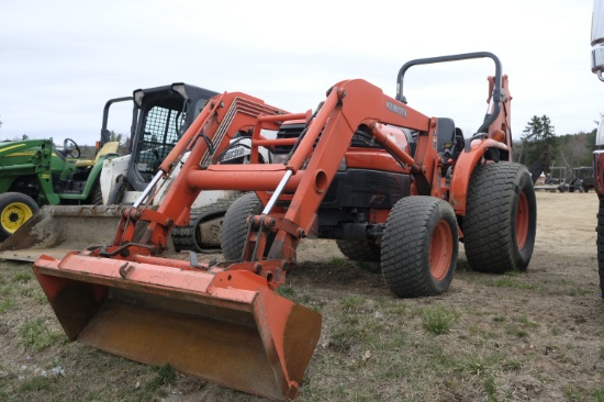 Kubota L4330 4WD tractor with loader and backhoe
