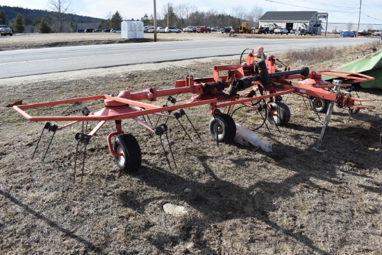 2010 Kuhn 4 star, 17' pull type fold tedder