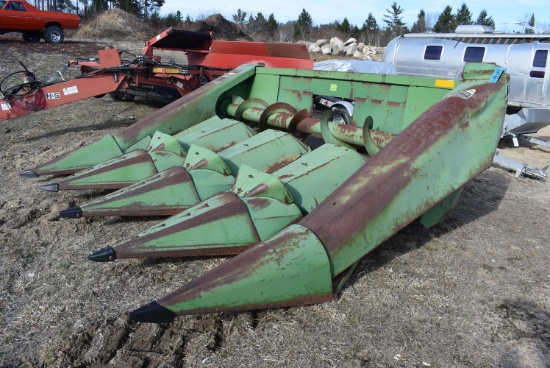 John Deere 443 corn head attachment