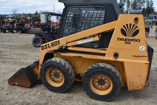 Daewoo DSL601 skid steer