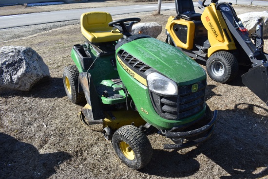 John Deere D110 riding lawn mower