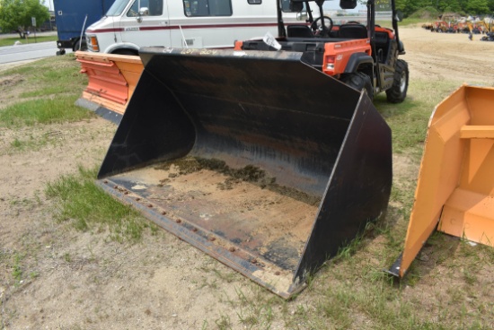 6' Kubota bucket