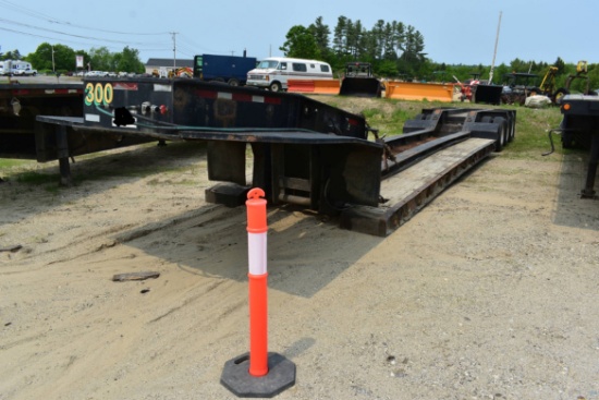 1997 International 60 ton, triple axle, low bed trailer