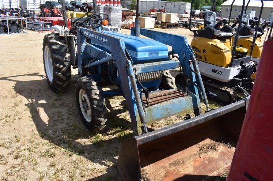 Ford 1710 diesel tractor with bucket