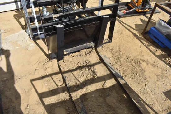 New Kivel mini pallet fork attachment