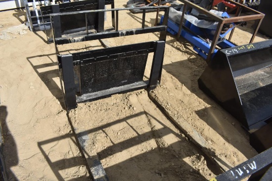 New Kivel mini pallet fork attachment