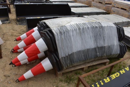 Lot of 250 safety traffic cones