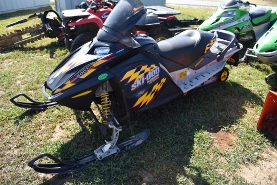 2004 Ski-Doo MXZ600 Renegade snow machine