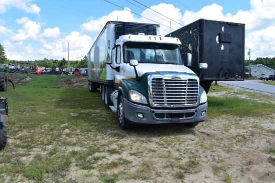 2013 Freightliner truck