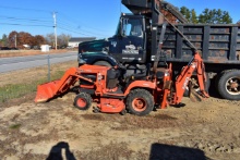 Kubota BX22 tracktor with attachments