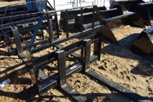 New 48" 3500lb pallet fork attachment