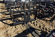 New 48" 3500lb pallet fork attachment