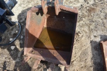 17" back hoe bucket