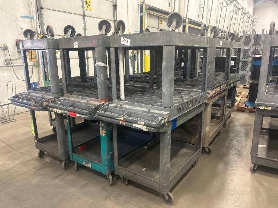 Global Industrial Tray Top Utility Cart w/2 Shelves, 44"L x 25-1/2"W x 32-1/2"H, Gray