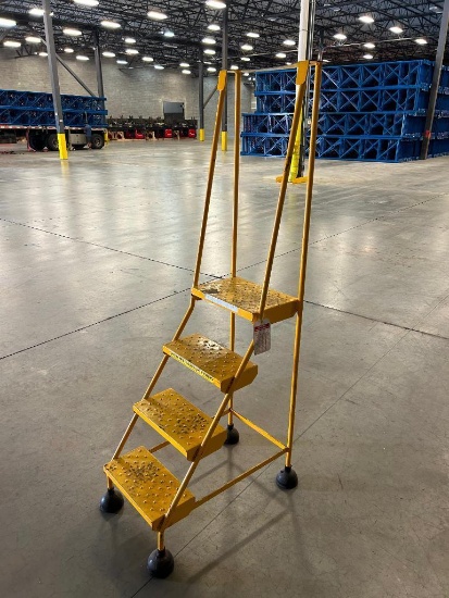 Global Industries Rolling Step Ladder with Rail - 4 Step