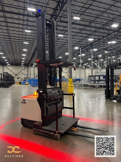 (1) 2014 Crown Order Picker SP4050-30 *Battery Included*