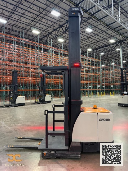 (1) 2014 Crown Order Picker SP4050-30 *Battery Included*