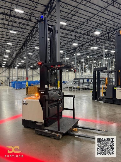 (1) 2015 Crown Order Picker SP4050-30 *Battery Included*