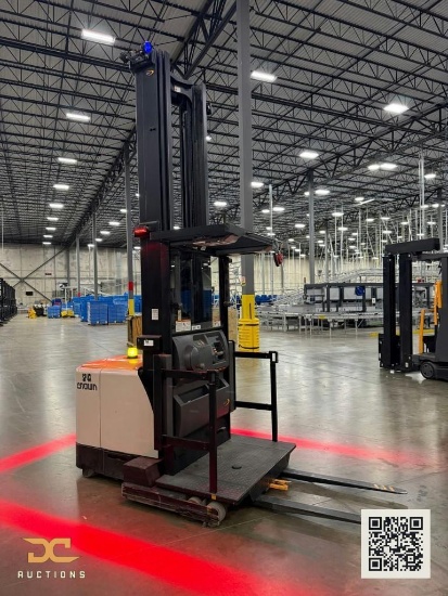 (1) 2014 Crown Order Picker SP4050-30 *Battery Included*