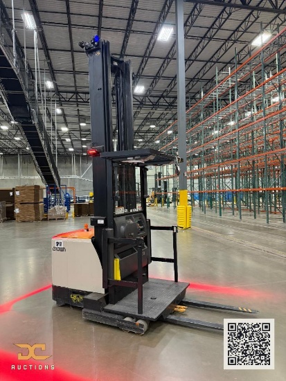 (1) 2015 Crown Order Picker SP4050-30 *Battery Included*