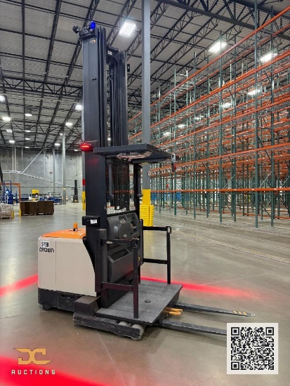 (1) 2015 Crown Order Picker SP4050-30 *Battery Included*