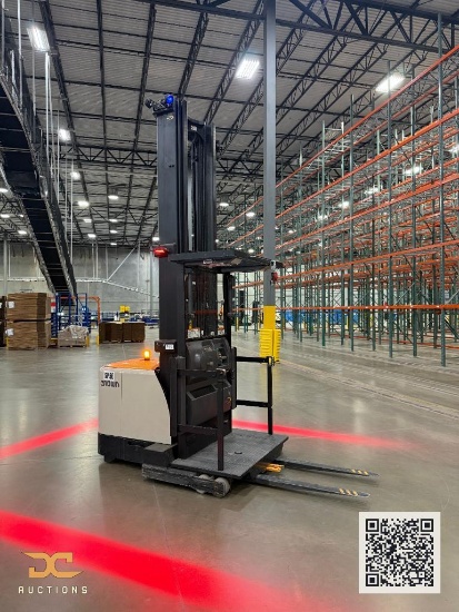 (1) 2015 Crown Order Picker SP4050-30 *Battery Included*