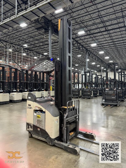 (1) 2015 Crown Reach Truck - RM6095S-45 *Battery Included*