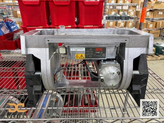 (1) SEW EuroDrive TPM 11 Power Conveyor Drive Unit