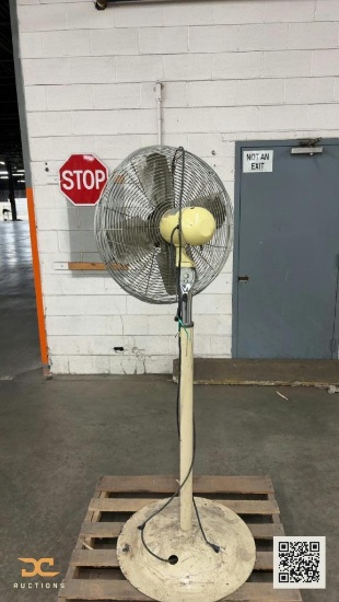 (1) Patton Industrial Heavy Duty Pedestal Air Circulator Fan | 120V | 26"