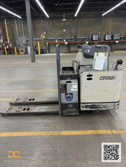(1) 2019 Crown Walkie Rider
