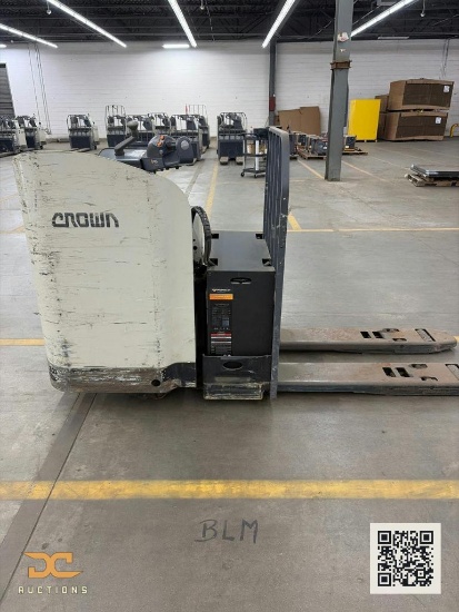 (1) 2019 Crown Walkie Rider