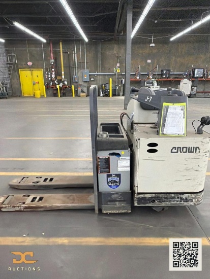 (1) 2019 Crown Walkie Rider